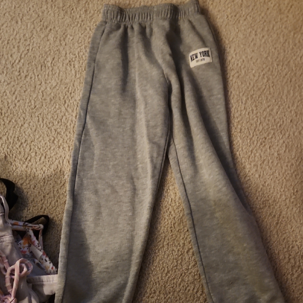 Zara Kids Gray Joggers with New York Patch